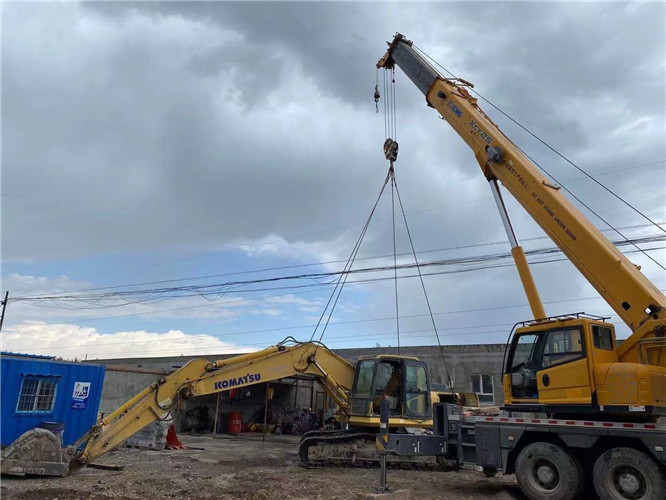 渝中区25吨吊车的工作半径是多少？