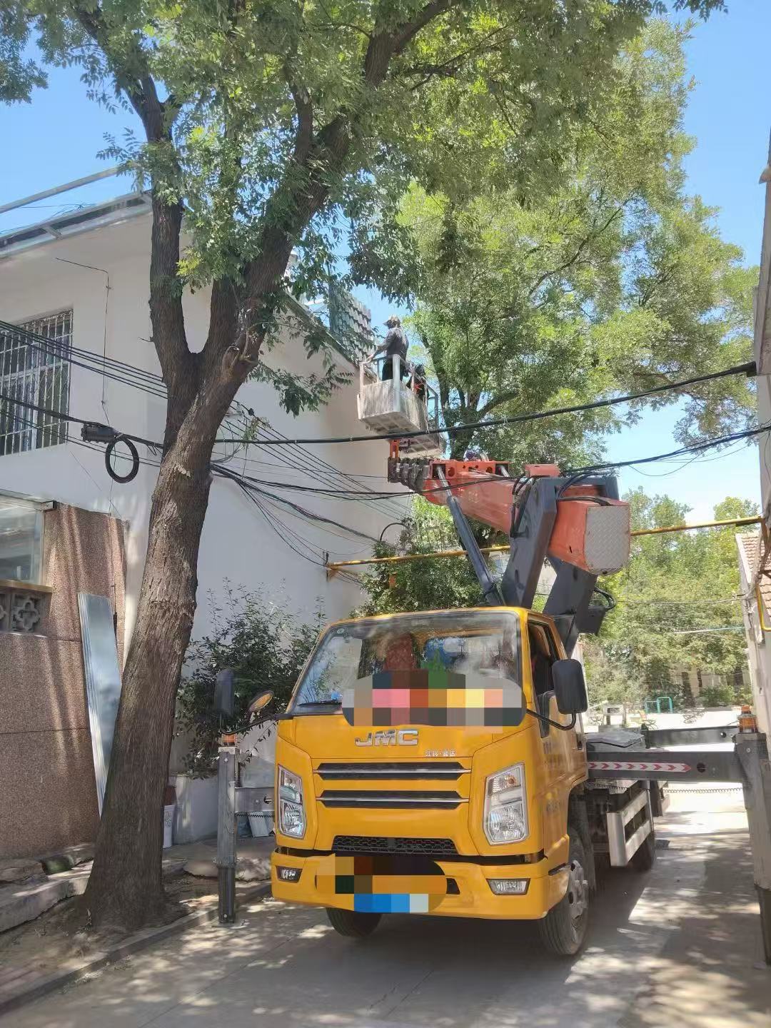 渝中区高空作业车能吊装重物吗？最大承载多少公斤？